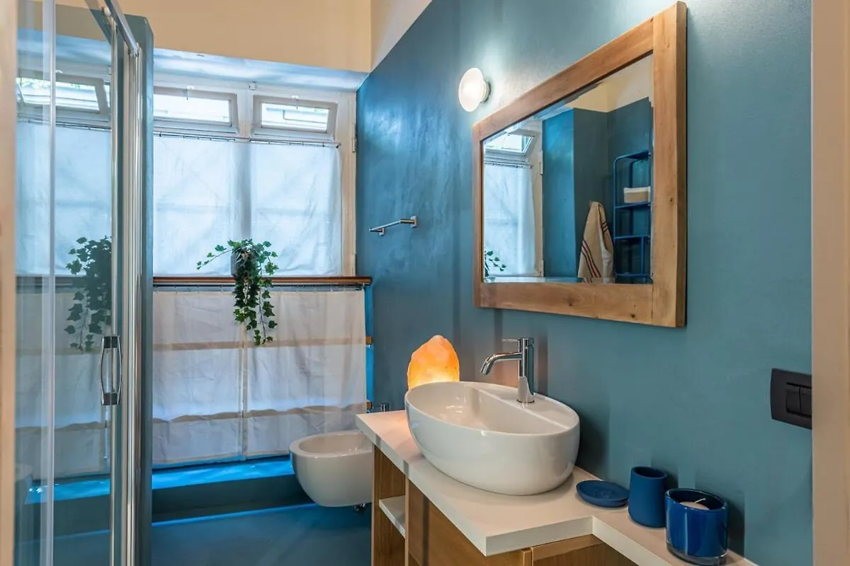 Navigli Typical Milan Home With Private Courtyard 0*,