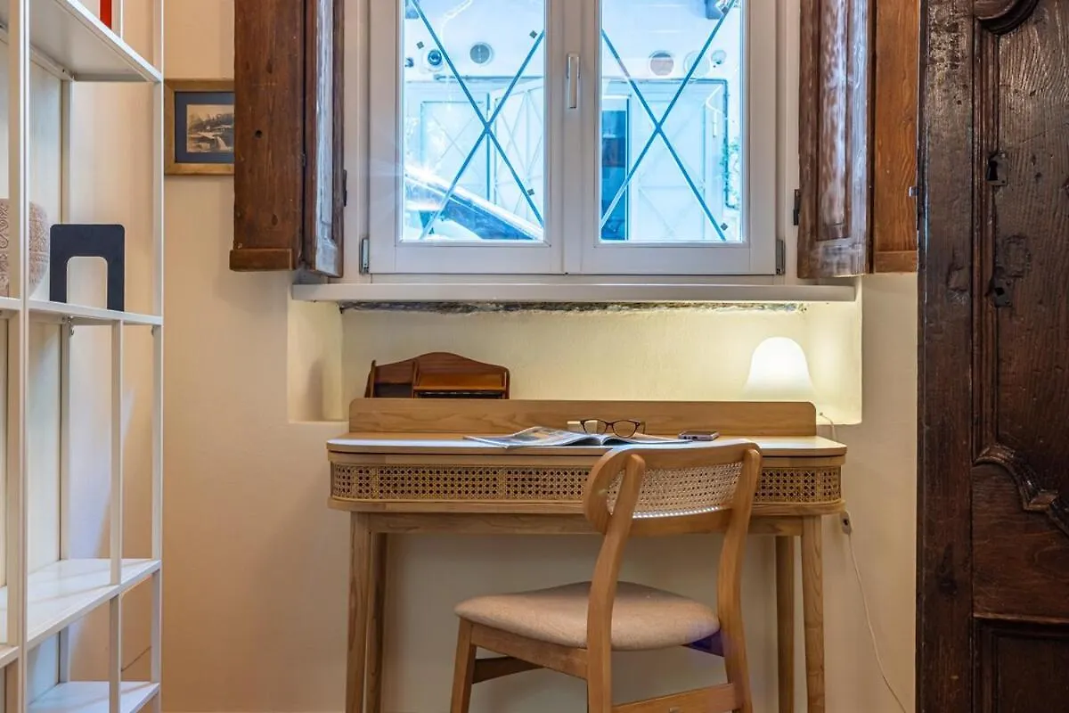 Navigli Typical Milan Home With Private Courtyard